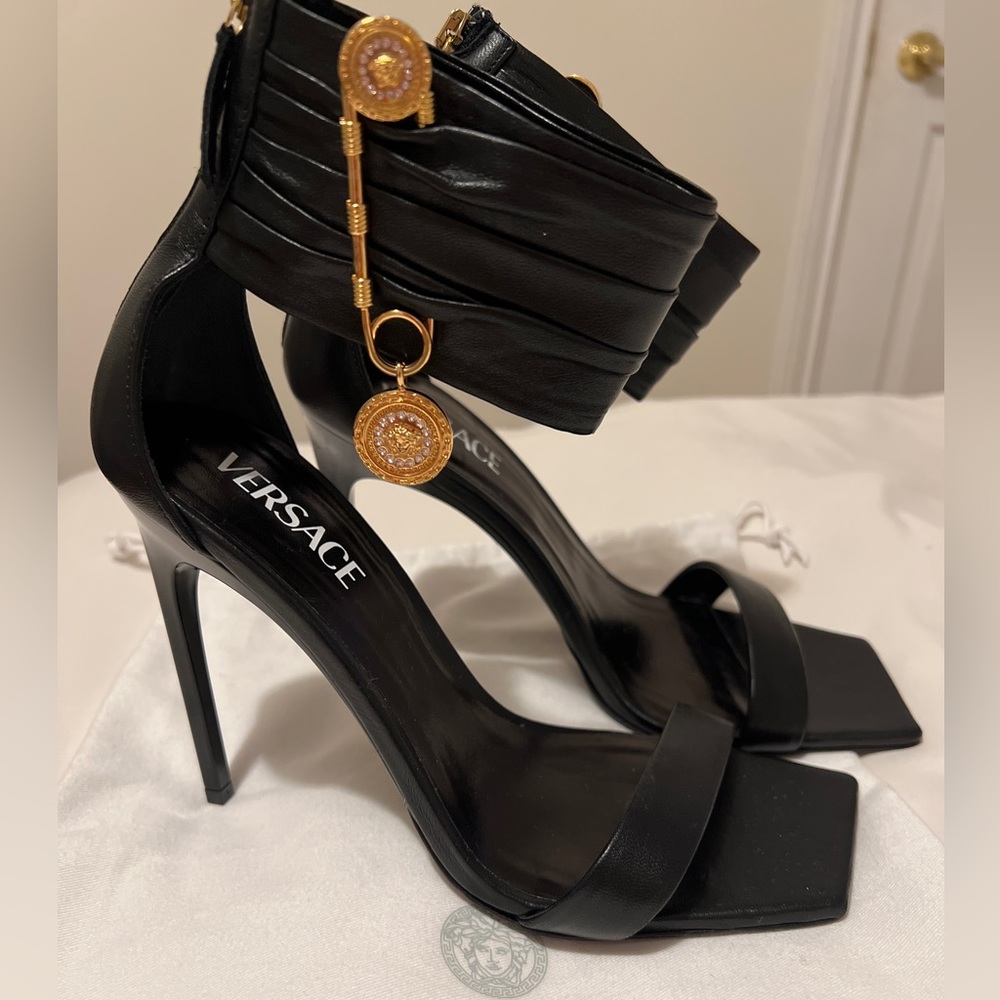 Versace black strappy heels, size 40, brand new never worn, original